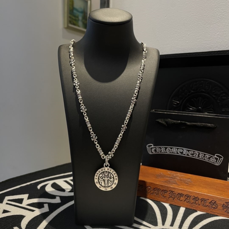 Ch**me He**ts necklaces